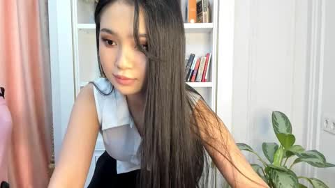 Snapshot of sinsemillaa chatting on December 4, 4:37 am Ellie online show from December 4, 4:37 am