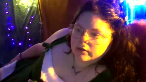 Siofra online show from December 14, 1:34 am