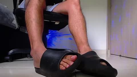 Snapshot of sir_kev66 chatting on September 19, 8:56 pm only foot worshipers here online show from September 19, 8:56 pm