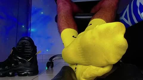 only foot                         worshipers here online show from February 20, 6:26 am