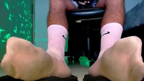 Snapshot of sir_kev66 chatting on September 17, 4:49 am only foot worshipers here online show from September 17, 4:49 am