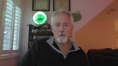 Snapshot of sir_lust_alot chatting on October 12, 10:00 pm Don Roberto online show from October 12, 10:00 pm