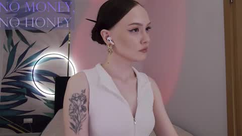 Goddess Sirena online show from March 8, 4:55 pm