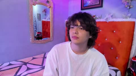 Snapshot of sirius_angels chatting on December 5, 12:36 am Sirius angels online show from December 5, 12:36 am