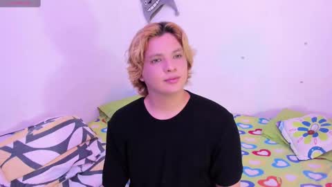 Snapshot of sirius_angels chatting on September 13, 2:03 am Sirius angels online show from September 13, 2:03 am