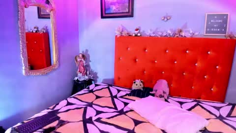 Snapshot of sirius_angels chatting on December 3, 8:22 pm Sirius angels online show from December 3, 8:22 pm