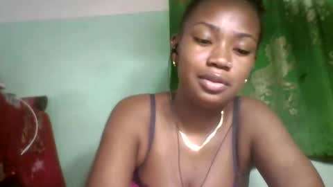 Snapshot of sisih567089 chatting on October 13, 9:44 am sisih567089 online show from October 13, 9:44 am
