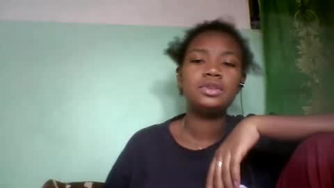 Snapshot of sisih567089 chatting on September 11, 7:15 pm sisih567089 online show from September 11, 7:15 pm