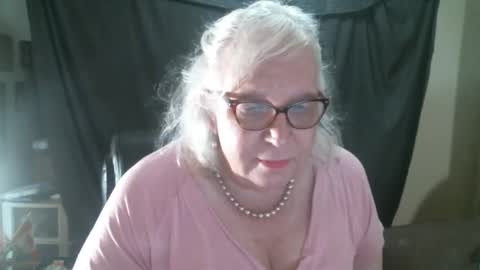 Snapshot of sissydianetx chatting on September 28, 11:36 pm Sissy Diane online show from September 28, 11:36 pm