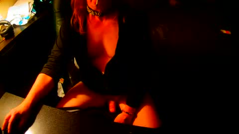 Snapshot of sissyred2314 chatting on September 27, 1:20 pm red online show from September 27, 1:20 pm