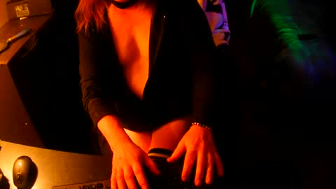 red online show from November 17, 7:55 am