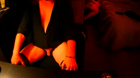 Snapshot of sissyred2314 chatting on October 16, 6:46 am red online show from October 16, 6:46 am