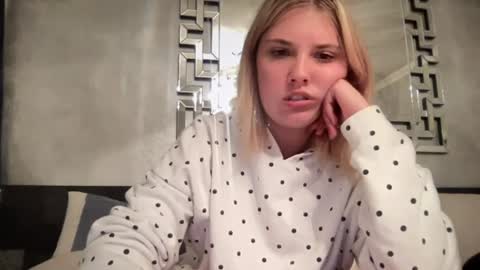 skiimaskabby online show from July 1, 4:54 am