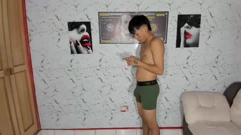 skinny_candy18 online show from September 12, 9:28 pm