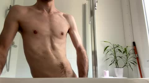 skinnybigdk online show from July 12, 9:45 am