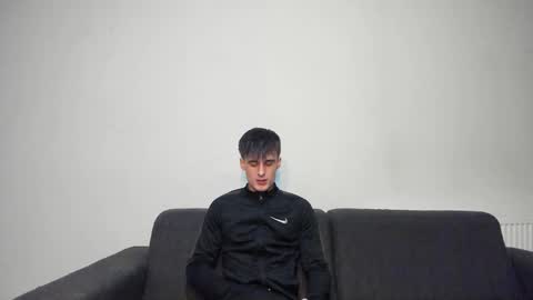 skinnyguywithbigd online show from December 19, 12:34 am