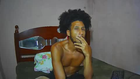 Skinny Latin Man online show from December 4, 9:40 pm