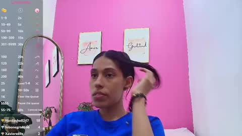 Snapshot of skinnyneighbour_ chatting on February 25, 6:14 am Karla online show from February 25, 6:14 am
