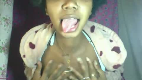 skinygirl2 online show from July 10, 6:01 pm