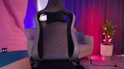 Liam Vokov online show from February 2, 4:03 pm