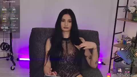 Eliza online show from June 11, 12:32 am