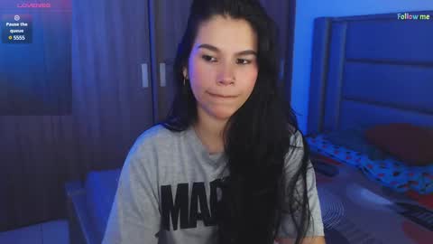 Snapshot of sky_lover_ chatting on March 8, 10:11 am Sky online show from March 8, 10:11 am