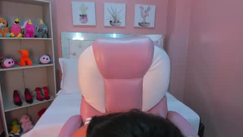 S O F I  online show from April 19, 6:10 pm