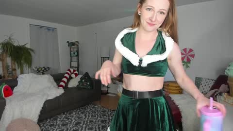 Snapshot of skyewatson chatting on December 20, 11:05 pm Skye Watson online show from December 20, 11:05 pm