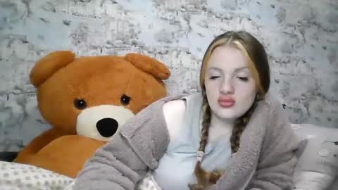 Skyler online show from October 4, 4:05 pm