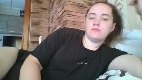 Snapshot of skyressie333 chatting on October 10, 6:52 am skyressie333 online show from October 10, 6:52 am