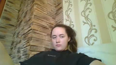 Snapshot of skyressie333 chatting on October 6, 8:10 am skyressie333 online show from October 6, 8:10 am