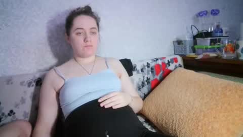 Snapshot of skyressie333 chatting on February 17, 7:33 pm skyressie333 online show from February 17, 7:33 pm
