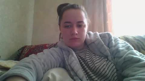 skyressie333 online show from April 6, 5:52 am