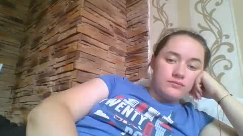 Snapshot of skyressie333 chatting on October 5, 8:01 am skyressie333 online show from October 5, 8:01 am