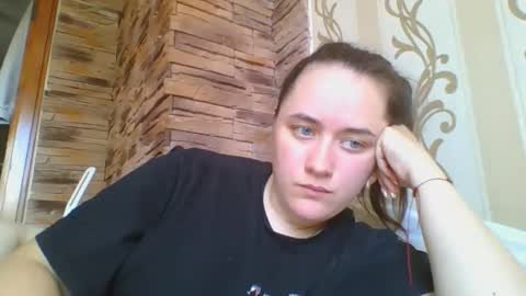 Snapshot of skyressie333 chatting on October 12, 8:29 am skyressie333 online show from October 12, 8:29 am