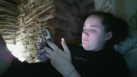 Snapshot of skyressie333 chatting on October 14, 7:50 pm skyressie333 online show from October 14, 7:50 pm