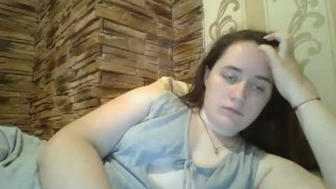 Snapshot of skyressie333 chatting on October 19, 6:56 pm skyressie333 online show from October 19, 6:56 pm