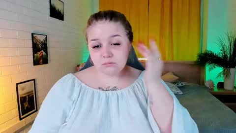 Snapshot of sladadeew chatting on October 11, 5:34 am Slada Deew online show from October 11, 5:34 am