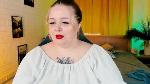Snapshot of sladadeew chatting on October 12, 5:44 am Slada Deew online show from October 12, 5:44 am