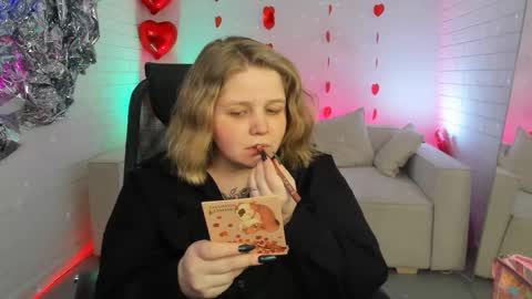Snapshot of sladadeew chatting on February 19, 9:06 am Slada Deew online show from February 19, 9:06 am