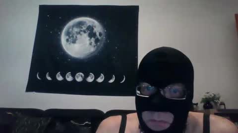 Snapshot of slaveforgodess chatting on October 11, 10:57 pm slaveforgodess online show from October 11, 10:57 pm