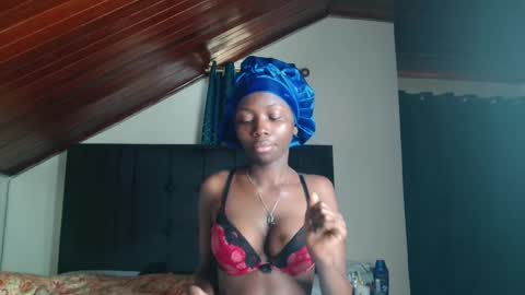 Loyce online show from March 12, 8:19 am