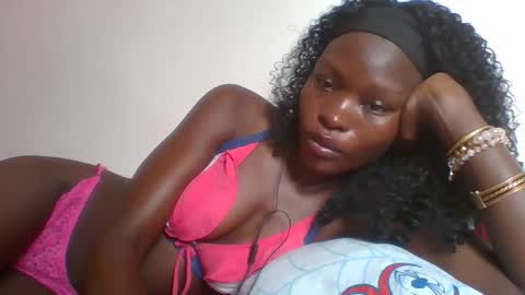 Snapshot of slimdiva chatting on October 9, 5:35 am slimdiva online show from October 9, 5:35 am