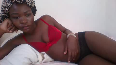 Snapshot of slimdiva chatting on October 20, 5:01 am slimdiva online show from October 20, 5:01 am