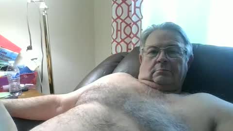 Snapshot of slippery_duck chatting on February 25, 1:43 pm slippery_duck online show from February 25, 1:43 pm