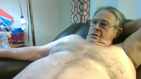 Snapshot of slippery_duck chatting on March 3, 1:12 pm slippery_duck online show from March 3, 1:12 pm