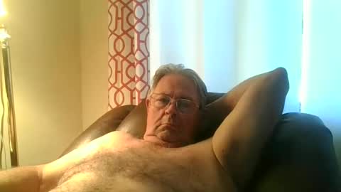Snapshot of slippery_duck chatting on September 25, 2:35 pm slippery_duck online show from September 25, 2:35 pm