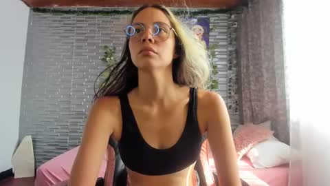 slone03 online show from October 25, 7:03 pm