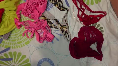 Snapshot of sloppy_slut_420 chatting on October 10, 6:47 pm Stiven and Laura online show from October 10, 6:47 pm