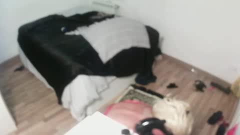 slutbottombcn online show from October 20, 10:15 pm